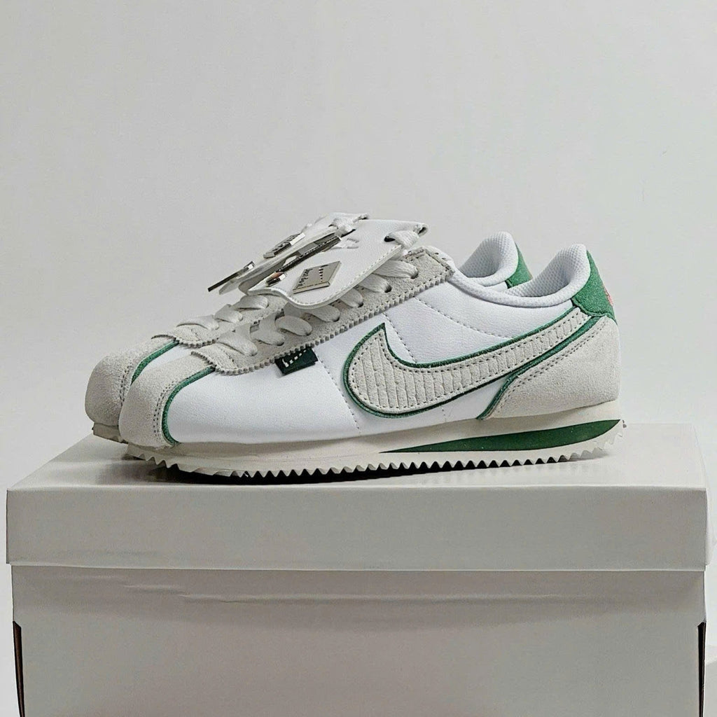 Cortez 'All Petals United White Green'