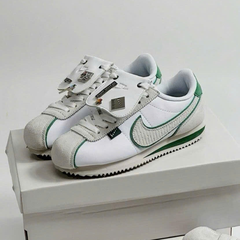 Cortez 'All Petals United White Green'