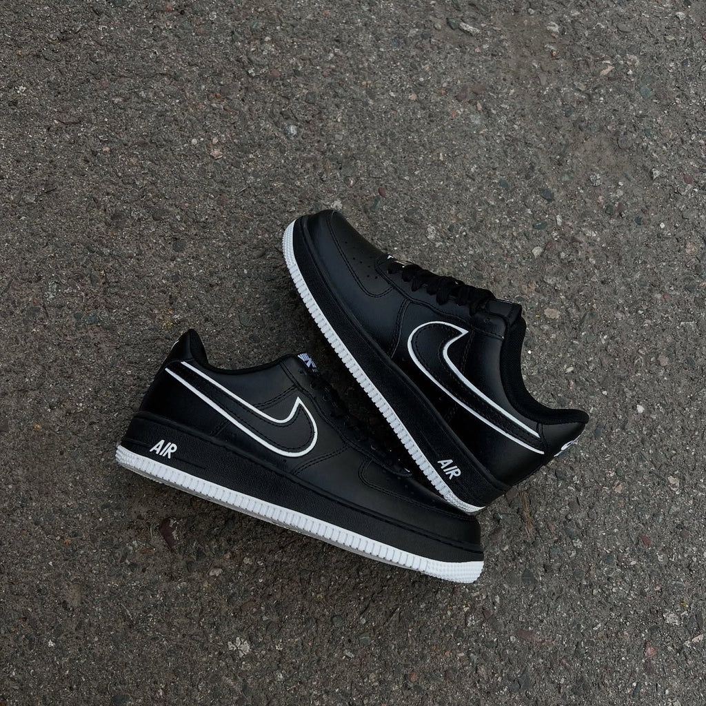 AF '07 'Black White Outlined' Sneaker