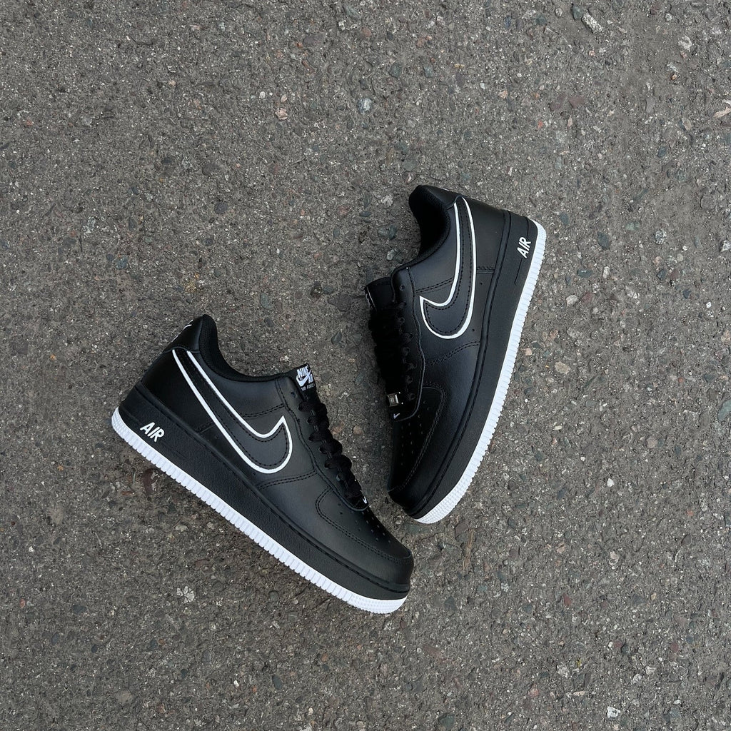 AF '07 'Black White Outlined' Sneaker