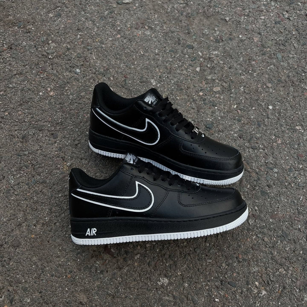 AF '07 'Black White Outlined' Sneaker