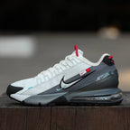 AM Pulse Roam Sneakers