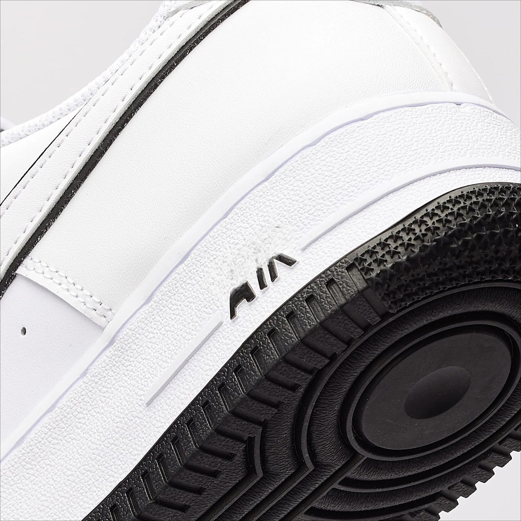 AF1 White Black Outline Sneakers