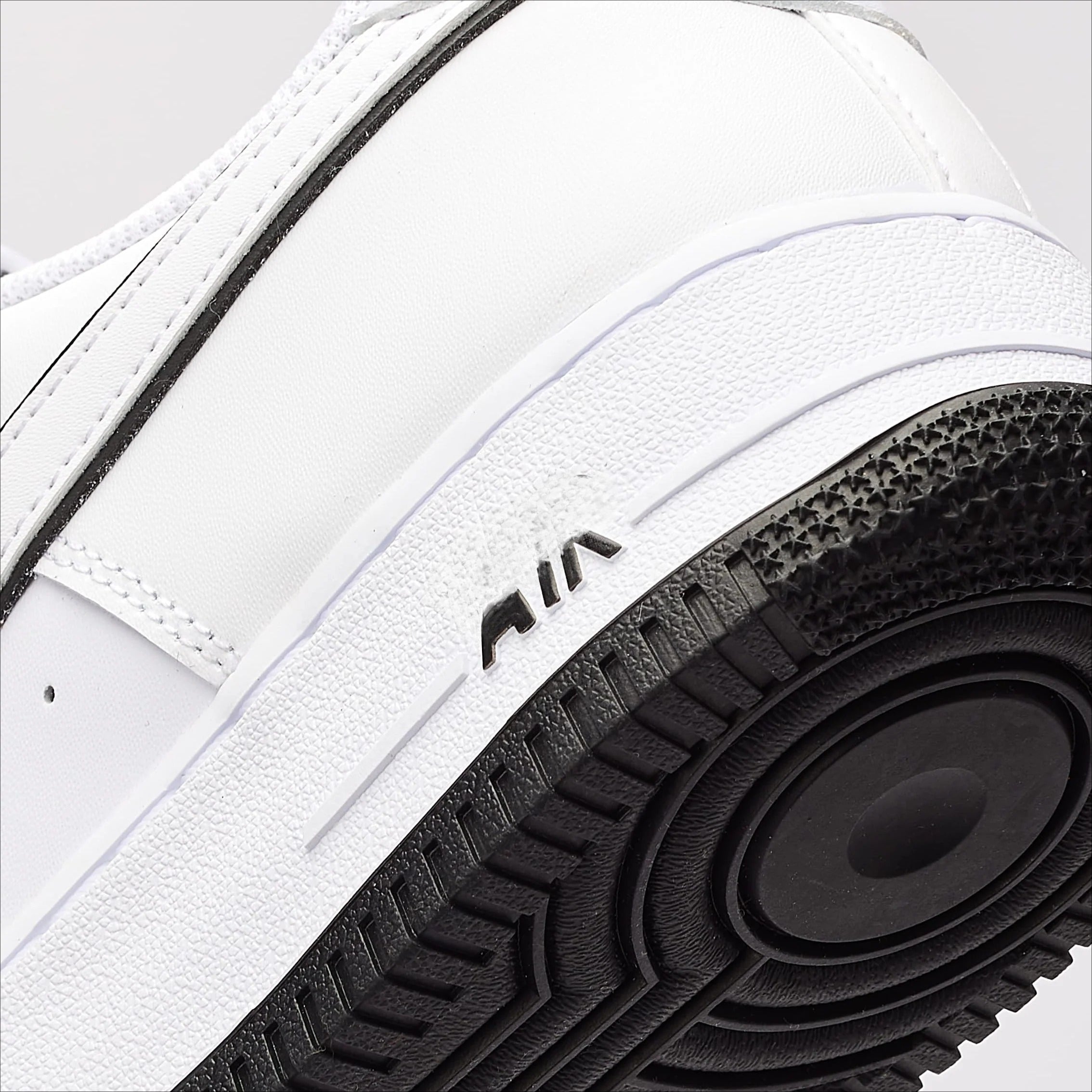 AF1 White Black Outline Sneakers